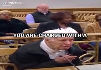 Vanha mies syytettynä oikeudessa