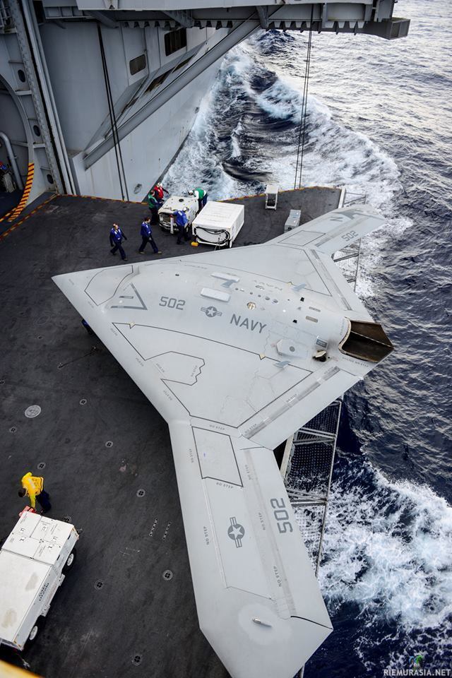 X-47B Yhdysvaltojen merijalkaväen Miehittämätön hävittäjä  - Northrop Grumman X-47B on Yhdysvalloilla käytössään oleva miehittämätön hävittäjä https://goo.gl/ITN8n0