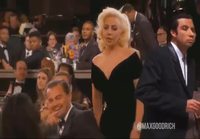 Lady Gaga hämmentää Travoltan