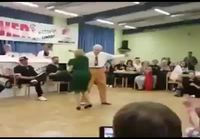 Vanhukst tanssii