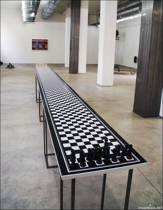 Pitkä shakkilauta