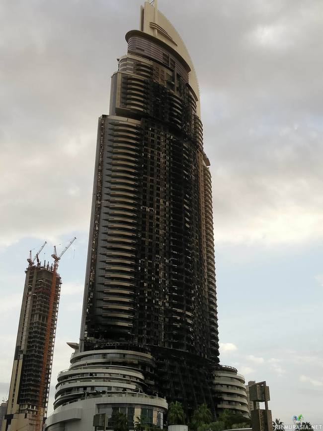Dubain hotelli palon jälkeen - Kuva otettu 3.1.