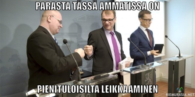 Parasta tässä ammatissa - Ministerit Lindström ja Sipilä paiskaavat brofistit sen jälkeen kun pienituloisilta leikattiin taas (kilpailukykysoppari hyväksyttiin).