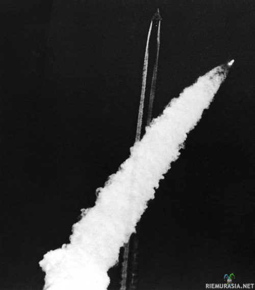 F4 Phantom II &#34;kisaa&#34; Gemini ohjelman Titan II raketin kanssa - 60- luvulla NASA käytti F4 Phantomeita Titan II ja Atlas- Agena rakettien seuranta koneina. Tehtävänä oli saada kuvamateriaalia rakettien läpäistessä ilmakehää, mielenkiinnon kohdistuessa erityisesti 10 - 15 km korkeuksiin jossa ne joutuivat suurimman rasituksen kohteeksi.
Raketin perään päästiin suorittamalla lähtölaskennan kanssa synkronoitu syöksy n. Mach 1.2 nopeudella, jonka jälkeen tuli &quot;kiivetä&quot; raketin jättövanaa pitkin sen rinnalle ja seurata sitä, jopa 90 sekunnin ajan lähimmillään 5km etäisyydellä,  15km korkeuteen asti pitäen F4 siipien alle sijoitetut 900 FPS nopeudella kuvaavat kamerat kohdennettuina rakettiin. 