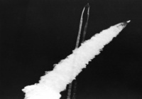 F4 Phantom II "kisaa" Gemini ohjelman Titan II raketin kanssa