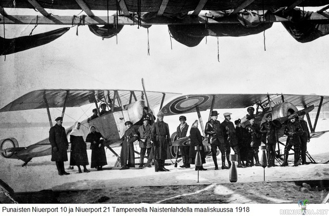 Punakaartin lentokoneet - Suomen ilmavoimien perustamispäivänä pidetään 6.3.1918. Lentotoiminta Suomessa alkoi kuitenkin aiemmin. Suomen itsenäistyttyä Venäjän armeijan entisille lentoasemille jäi joitain lentokoneita, pääosin Stetinin 9 -lentoveneitä. Nämä lentokoneet jäivät sisällissodan alettua punaisten käyttöön. Suomalaisia lentäjiä ei vielä ollut.

Lentotoiminta pääsi alkamaan vasta kun Viipurista lähetettiin 24.2.1918 viisi Nieuport- lentokonetta punaisille. Koneiden mukana tuli myös venäläisiä lentäjiä ja mekaanikkoja. Nieuport oli ensimmäisen maailmansodan menestyksekkäimpiä lentokoneita. Koneista kaksi lähetettiin Tampereelle, jossa niitä käytettiin Vilppula-Mäntän suunnan taisteluissa. Koneita käytettiin lähinnä tiedusteluun, mutta niistä pudotettiin myös joitain yksinkertaisia pommeja. Näiden lisäksi punaiset käyttivät ainakin kahta konetta itäisellä rintamalla. Toinen niistä tuhoutui valkoisten tykkitulessa huhtikuussa 1918.

Lentokoneiden merkitys vapaussodassa jäi olemattomaksi.