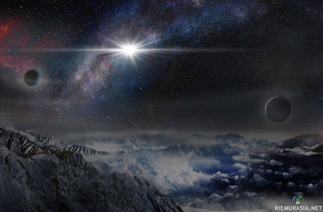 ASASSN-15lh - ASASSN-15lh on 2015 kesäkuussa havaittu supernova noin 3,8 miljardin valovuoden päässä. Se loisti huomattavasti linnunrataa kirkkaammin, parhaimmillaan noin 570 miljardia kertaa kirkkaammin kuin aurinko. Räjähdys oli noin 200 kertaa voimakkaampi kuin tyypillinen supernova ja yli kaksi kertaa kirkkaampi kuin tähänastinen ennätyksenhaltija. Tiedemiehet eivät osaa selittää räjähdystä. Sen mekanismi ja voimanlähde on mysteeri, eikä mikään olemassa oleva teoria riitä selittämään sitä. Supernovan kokoluokka on yksinkertaisesti liian suuri. Se säteili neljässä kuukaudessa yhtä paljon energiaa kuin oma aurinkomme säteilisi yli 90 miljardissa vuodessa. Kuva on taiteilijan näkemys kuvitteelliselta eksoplaneetalta joka sijaitsee 10000 valovuoden päässä supernovasta
