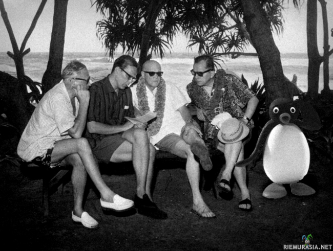 Noottikriisi - Tasavallan Presidentti Urho Kekkonen setvimässä noottikriisiä kesken Amerikan matkan Hawajin Mauin saarella v. 1961