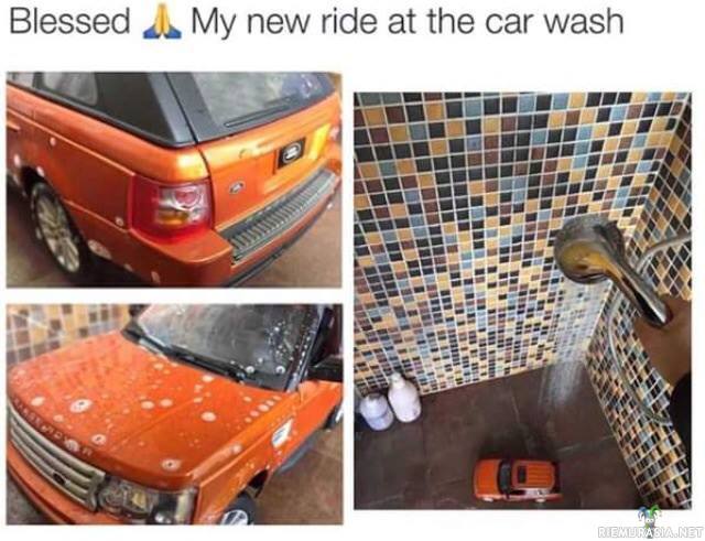 Uusi auto pesussa