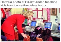 Hillary opettaa lapsia poistamaan sähköposteja