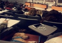 Kaveri nukkui koko fysiikan kokeen ajan