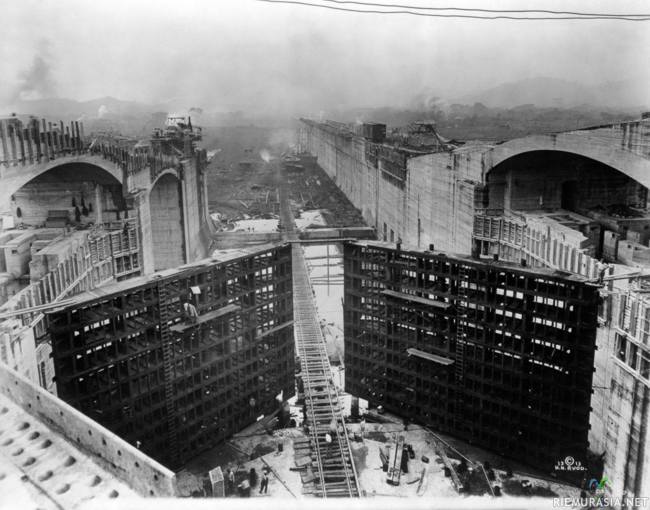 Construction of the Panama Canal circa 1903-1914