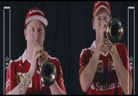 Räikkönen ja Vettel opettelevat soittamaan trumpettia