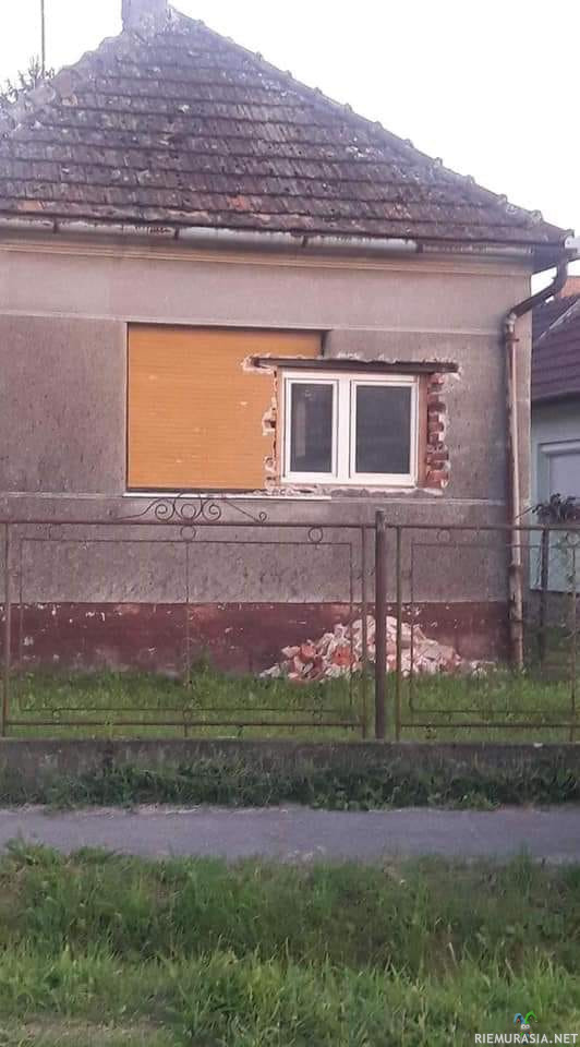 Remontti Reiska siirtänyt ikkunan - Unkarilainen taidonnäyte