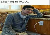 AC/DC:n kuuntelua