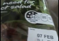 Salaatti lisämausteella