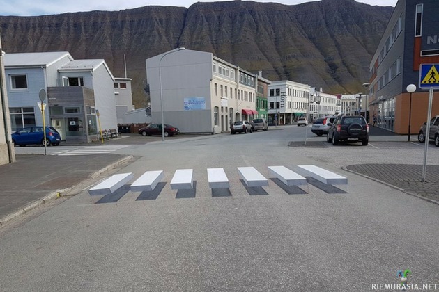 3d-suojatie - Islannissa otettu käyttöön 3d-suojatie autoilijoiden hidastamiseksi. http://www.cyclingweekly.com/news/latest-news/icelandic-company-come-ingenious-way-make-motorists-slow-352534
