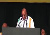Etelä-afrikan presidentti Jacob Zuma yrittää sanoa "in the beginning"