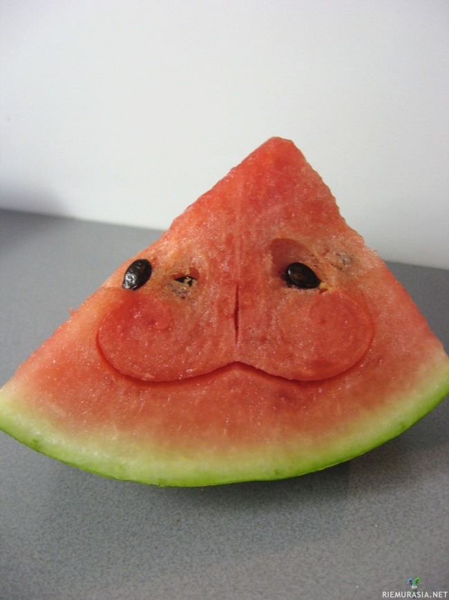 Iloinen vesimeloni - Jos iloinen paprika menee läpi niin saa kyllä minun melonikin vuodelta 2010 mennä!